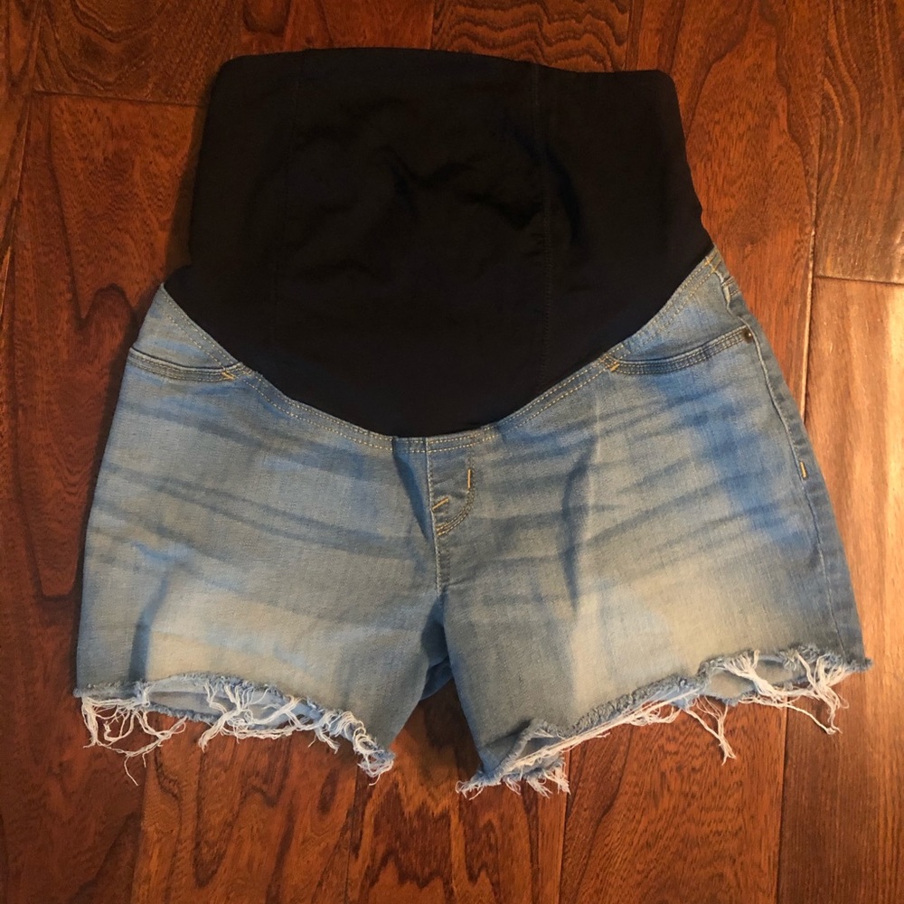 Isabel Maternity cut off blue Jean shorts Size 2